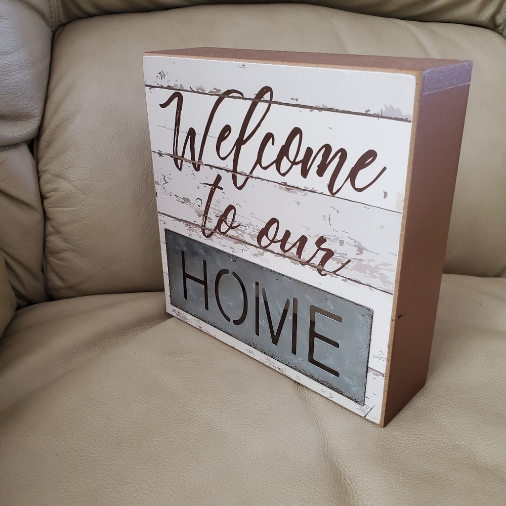 Nwot Small Welcome to Our Home Sign